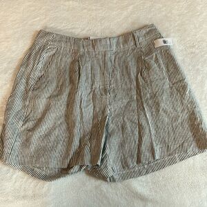 Woman’s large Old Navy shorts